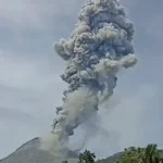 Pemerintah Evakuasi Ribuan Wisatawan dari Labuan Bajo Imbas Erupsi Gunung Lewotobi Laki-laki